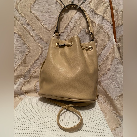 David Jones Bucket Bag - Picture 2 of 7
